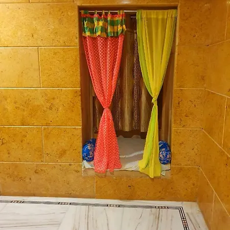 Hotel Qutub Villa-3