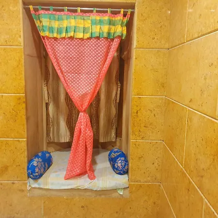 Hotel Qutub Villa-2